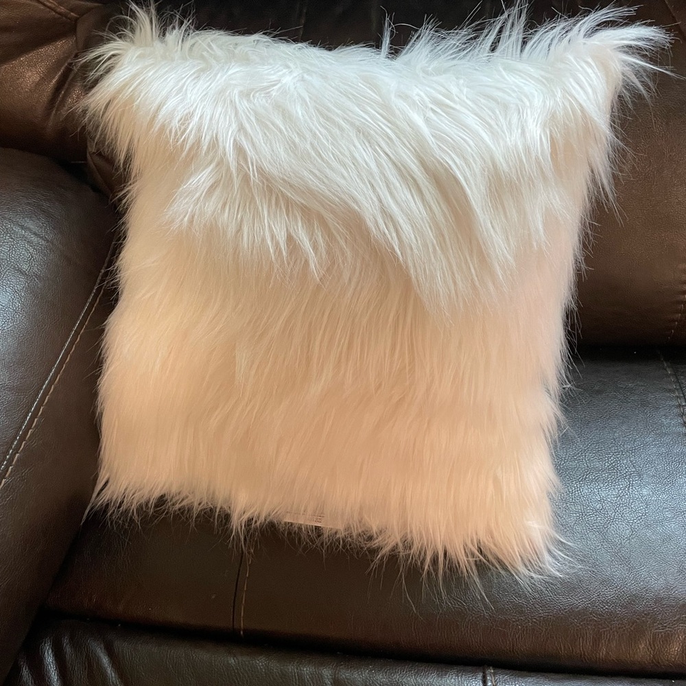 Better Homes And Gardens White Faux Fur Accent Pillow